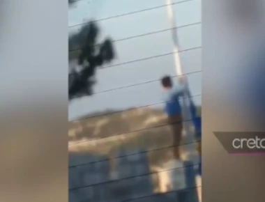 Ανακρίσεις για το κατέβασμα της ελληνικής σημαίας: Οι κάτοικοι μιλούν για Αλβανούς η Αστυνομία για… Γάλλους φοιτητές